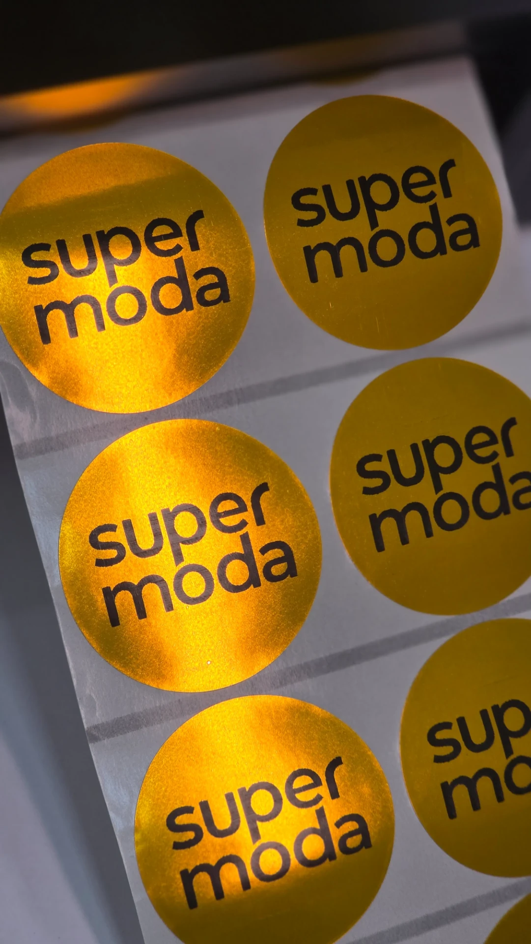 Adesivos redondos dourados personalizados com a marca do cliente
