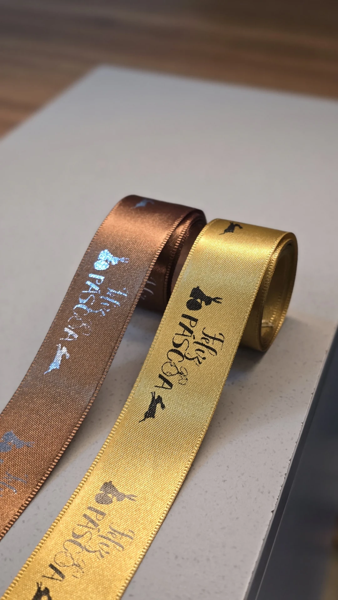 Fitas de cetim personalizadas de Páscoa em hot stamping