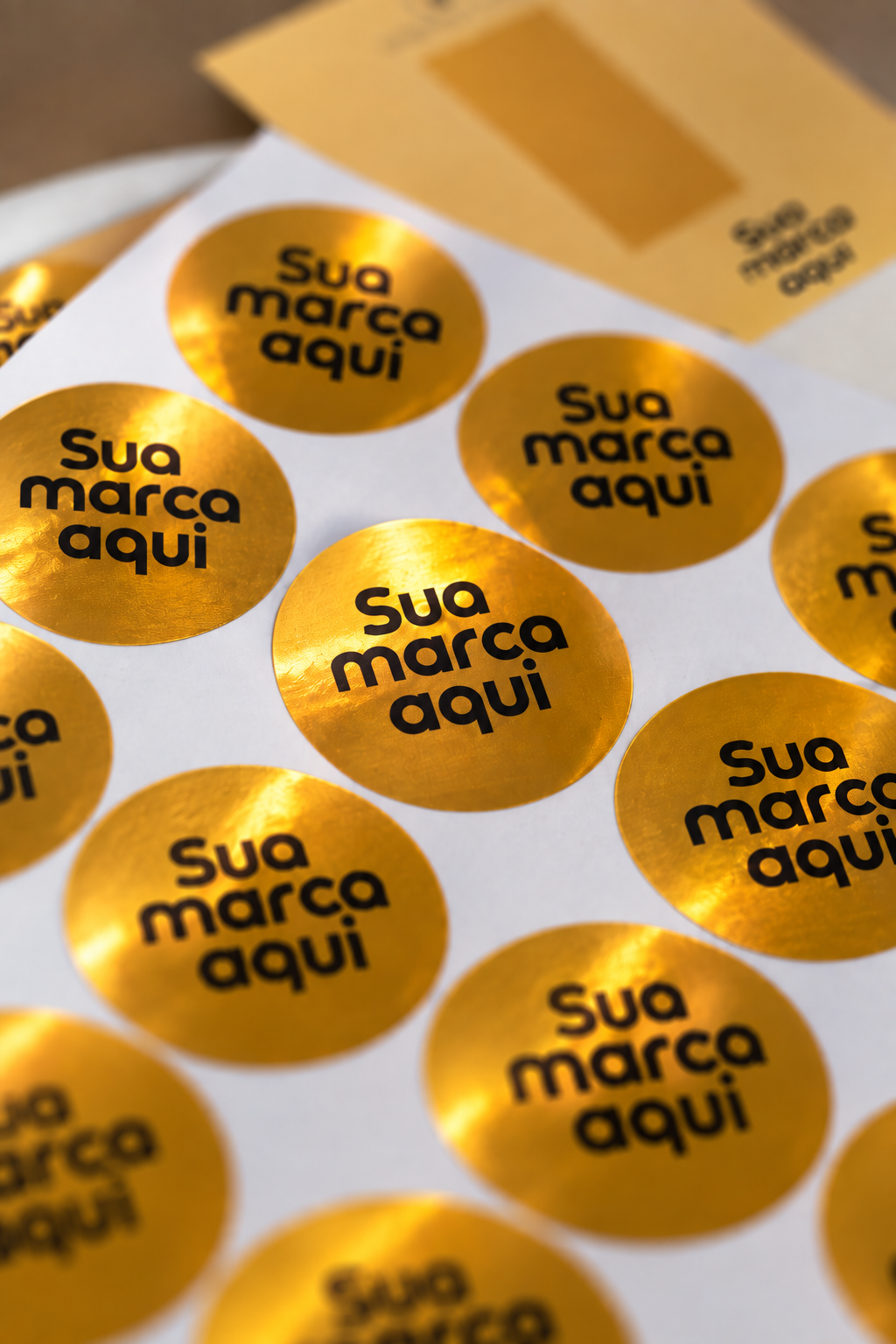 Rótulos adesivos dourados personalizados